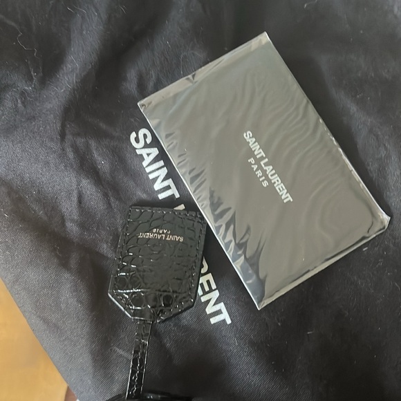 Last chanceEUC calfskin Crocodile Embossed Medium Sunset Saint Laurent purse - Picture 4 of 10